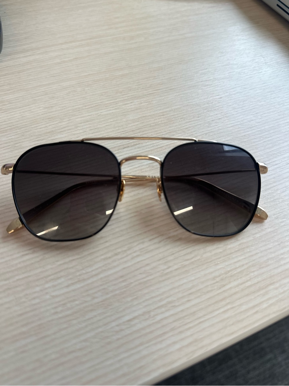KREWE New Orleans Gold Metal Aviator Sunglasses Black Trim Gradient